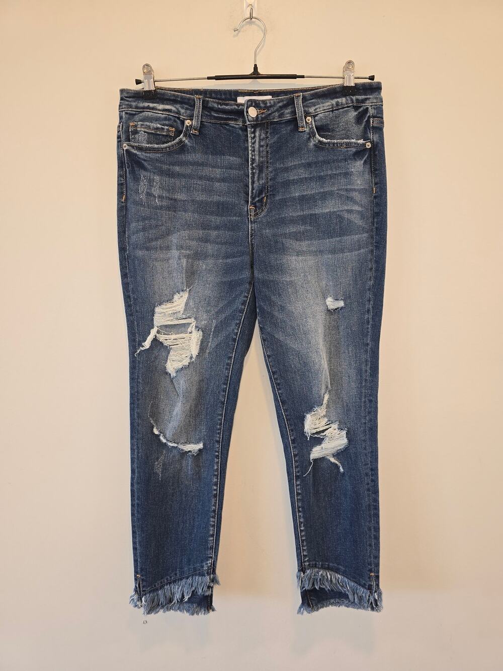 Zenana Distressed Jeans size 32/12 Very stretchy - Picture 1 of 6